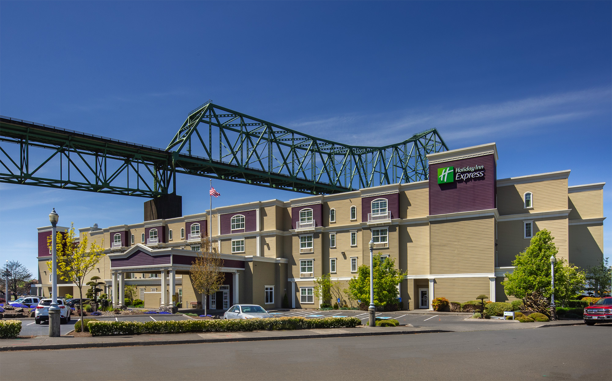 Holiday Inn Express & Suites Astoria, an IHG Hotel